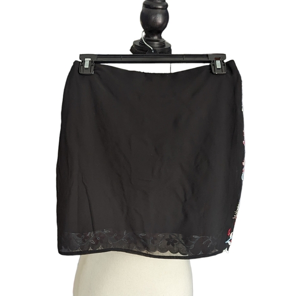 NWT Molly Bracken Embroidered Gypsy Mini Skirt Size XS - Picture 3 of 11